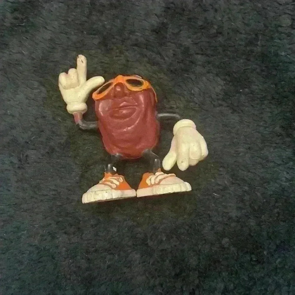 Vintage Set of  6 California Raisins collectibles. - Picture 5 of 9